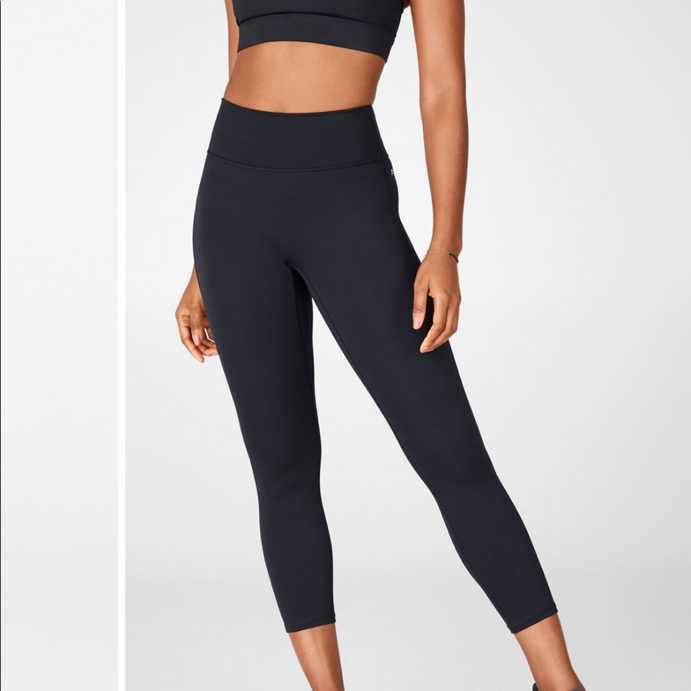 NWT Black Fabletics Trinity High Waisted Pocket Capri